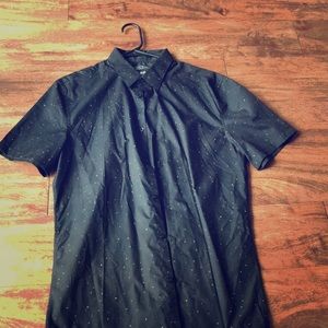 Short sleeve button up